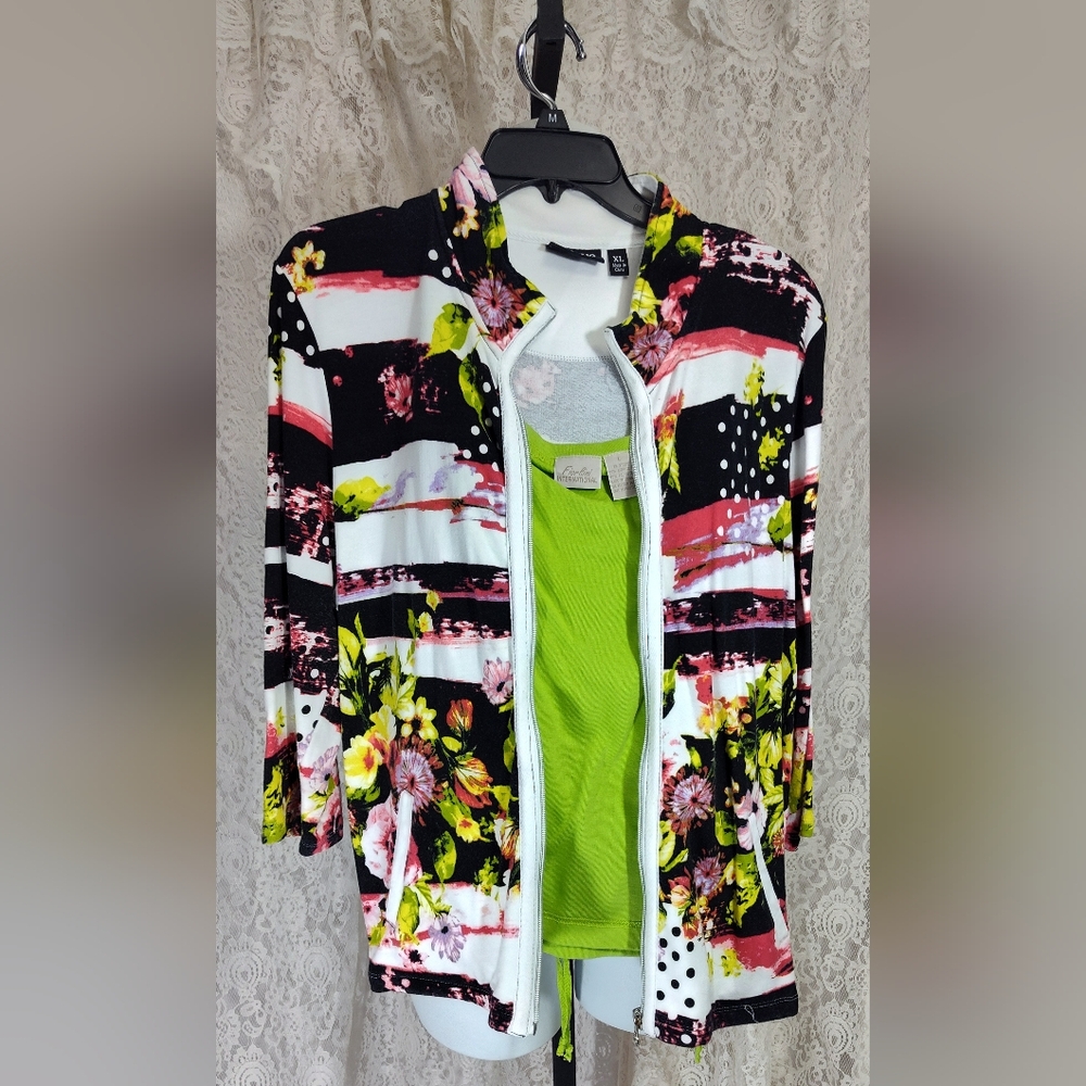 Onque Casual Zip Front Floral Striped Women's Jacket Top NWOT